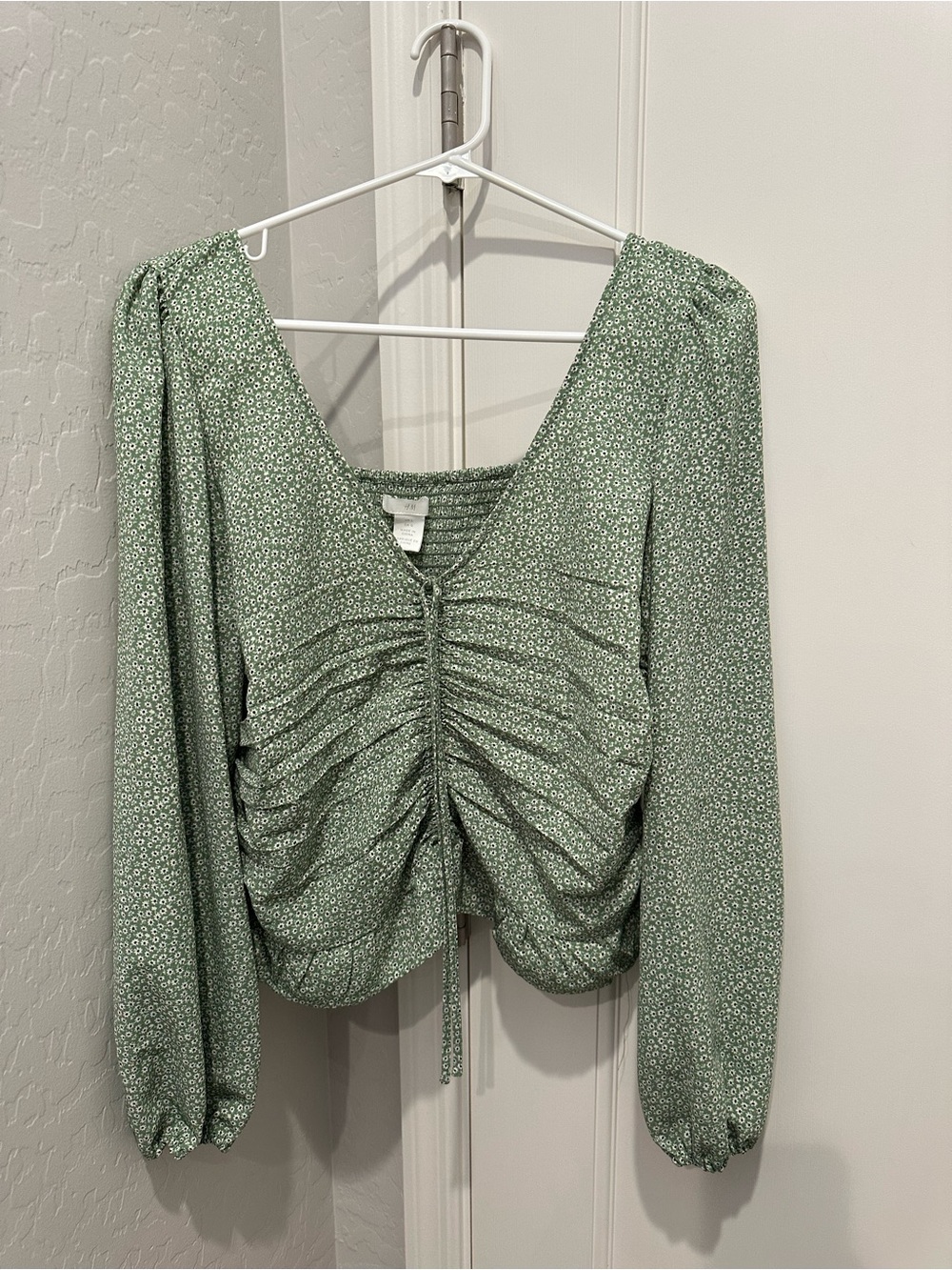 Green Ruched Cropped Long-Sleeve V-Neck Top